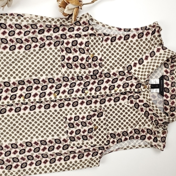 BCBGMAXAZRIA Cream Red Paisley Print Button Down Poly Tunic Top Sz L - Picture 9 of 11